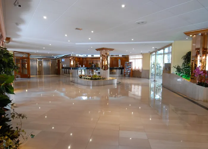 Hotel Beverly Park & Spa Бланес